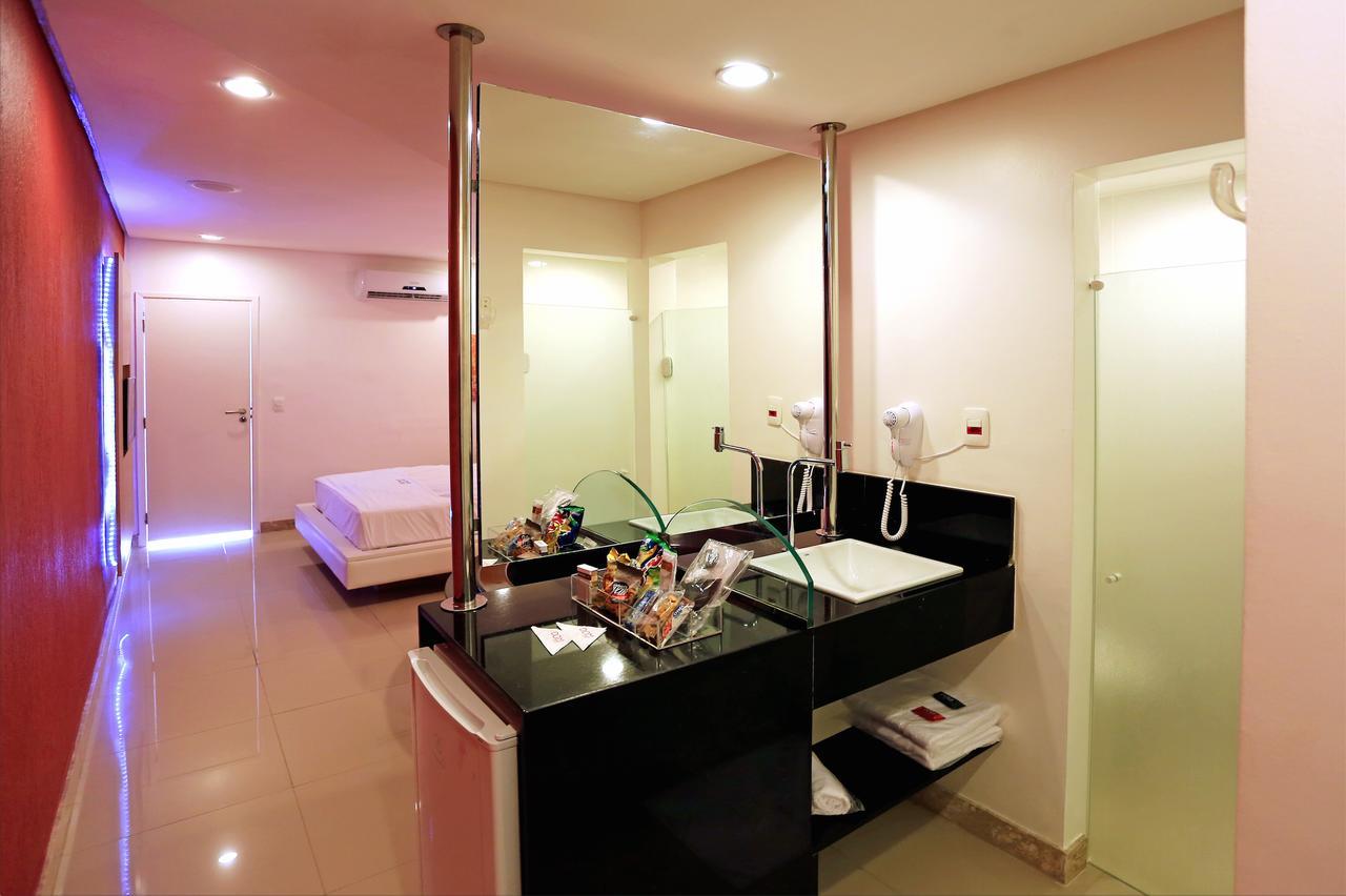 Dom Suites Motel (Adults Only) Salvador Bagian luar foto